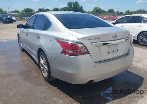 2015 Nissan Altima 2.5 Sv z USA, uszkodzony, nr VIN 1N4AL3AP9FC195232